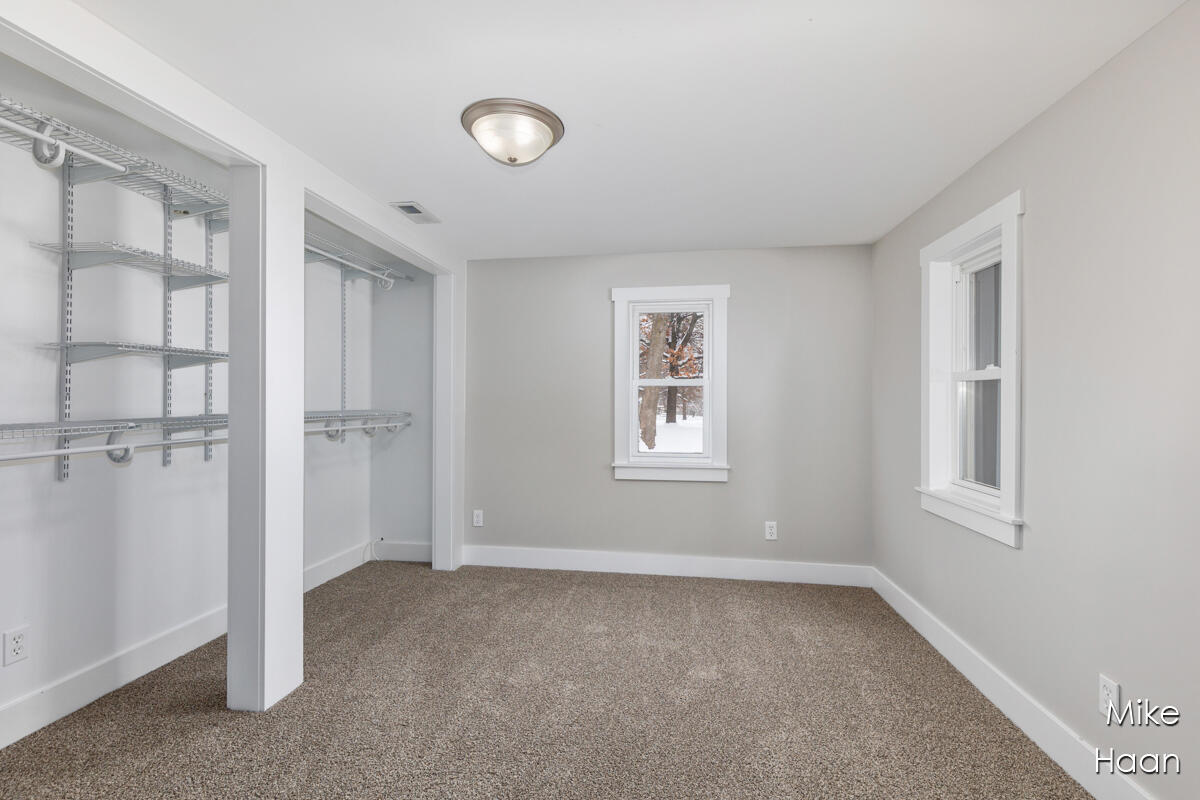 1724 Harding Street Northwest Grand Rapids, MI 49544 - Photo 13 of 20 IMG_1011
