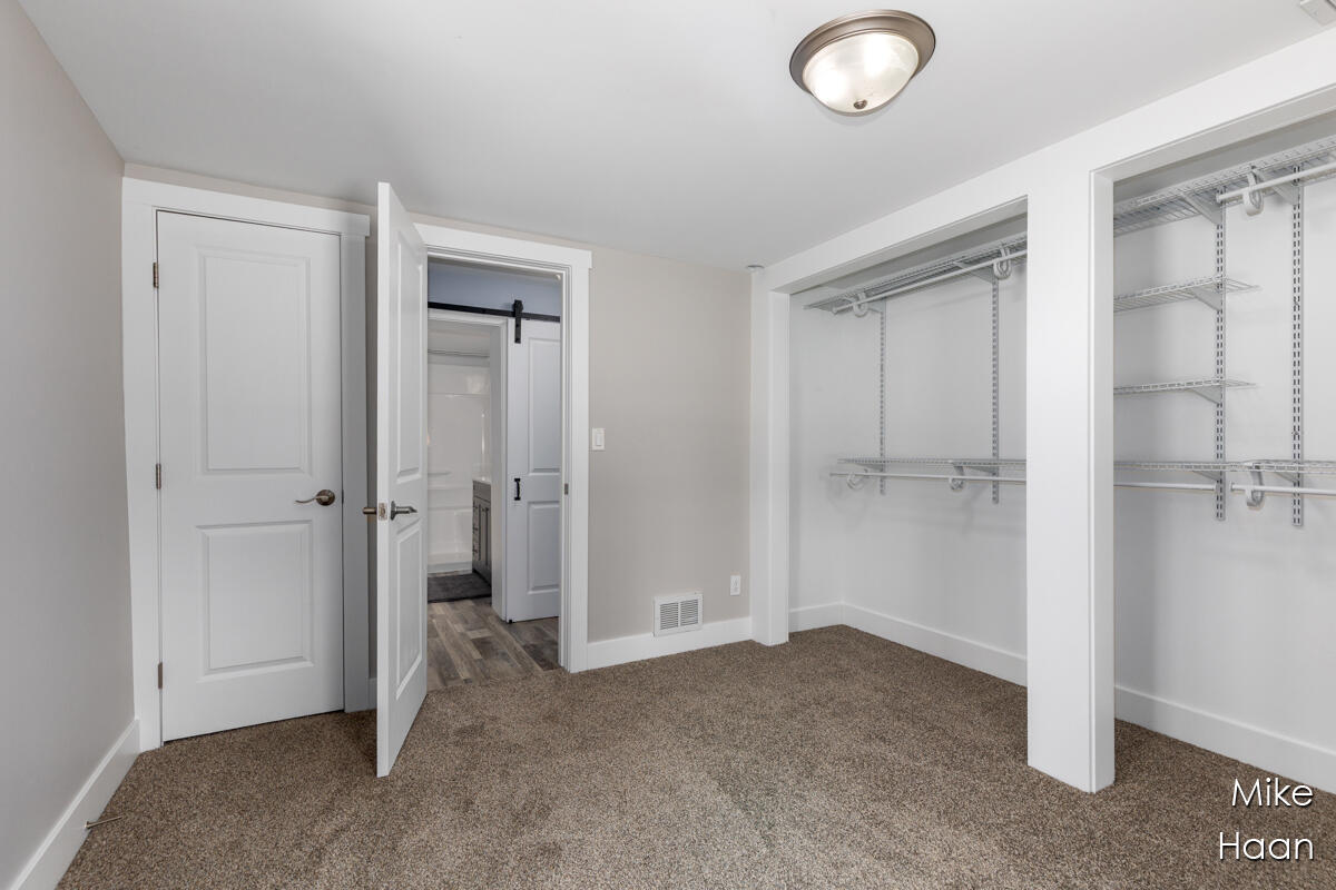 1724 Harding Street Northwest Grand Rapids, MI 49544 - Photo 14 of 20 IMG_1012