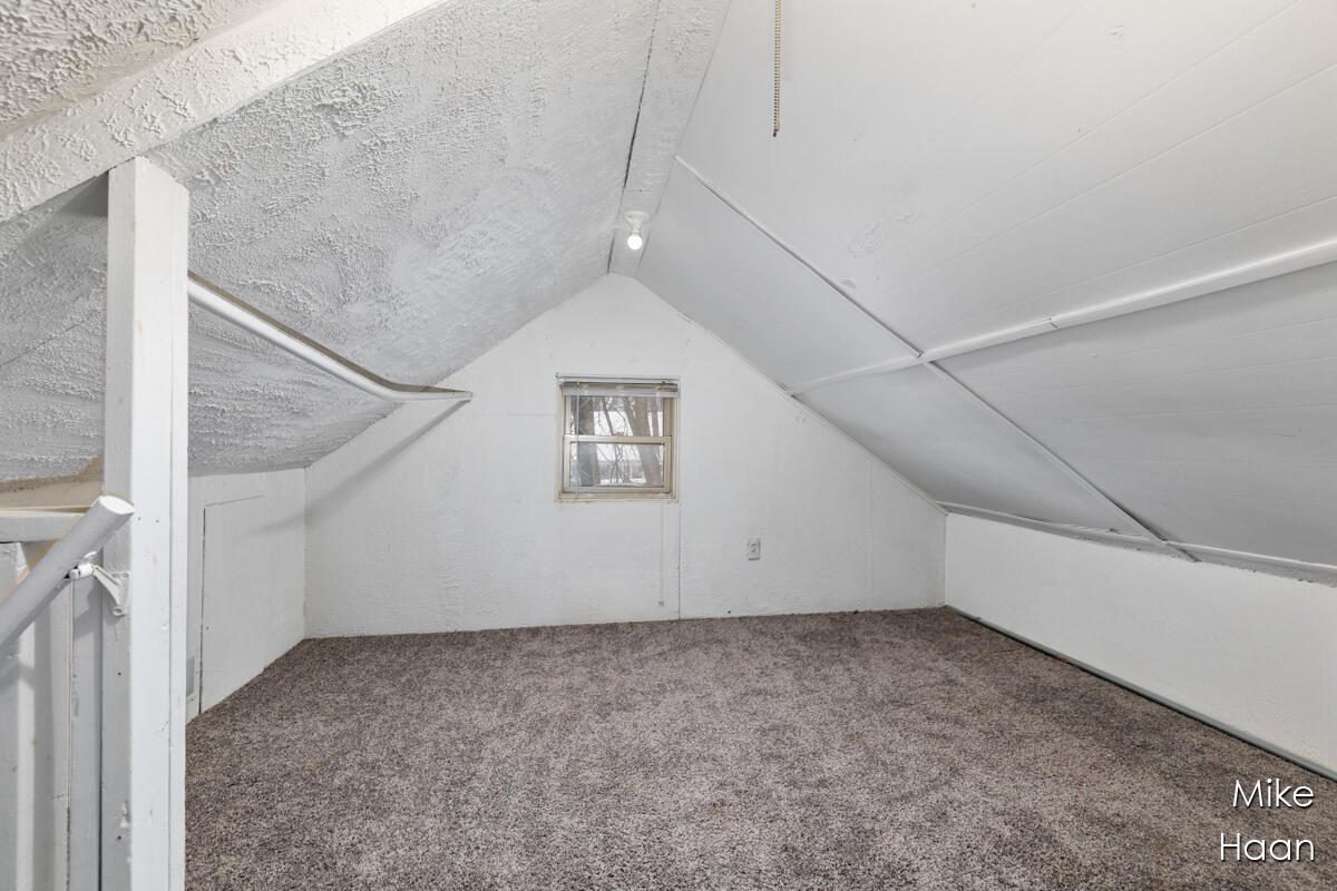 1724 Harding Street Northwest Grand Rapids, MI 49544 - Photo 16 of 20 IMG_1014