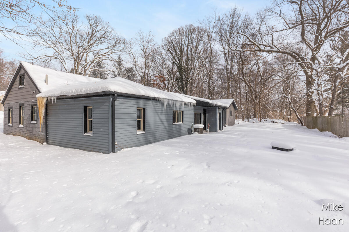 1724 Harding Street Northwest Grand Rapids, MI 49544 - Photo 20 of 20 IMG_1019