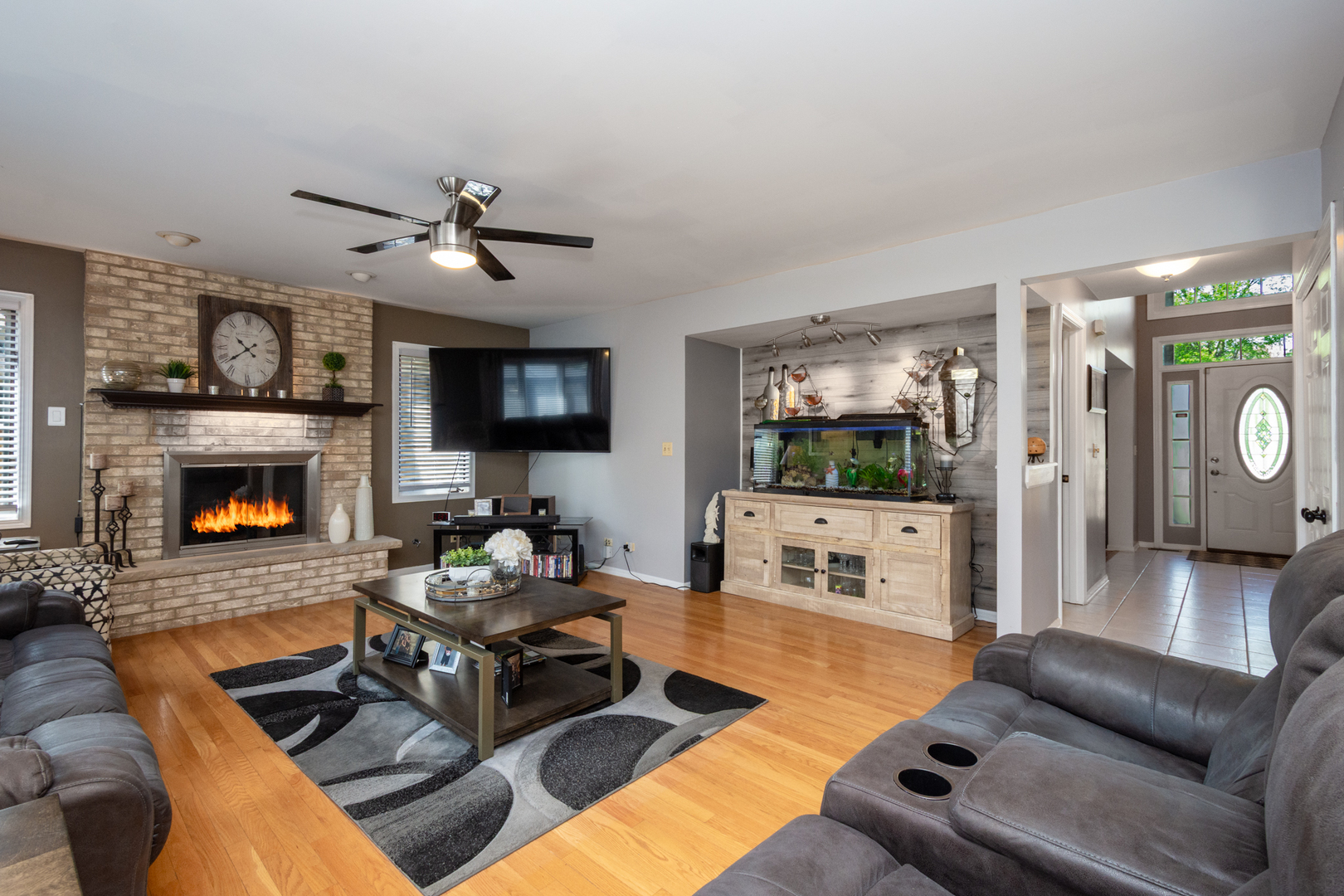 541 Fourth Avenue Addison, IL 60101 - Photo 6 of 49 Gallery Image 6