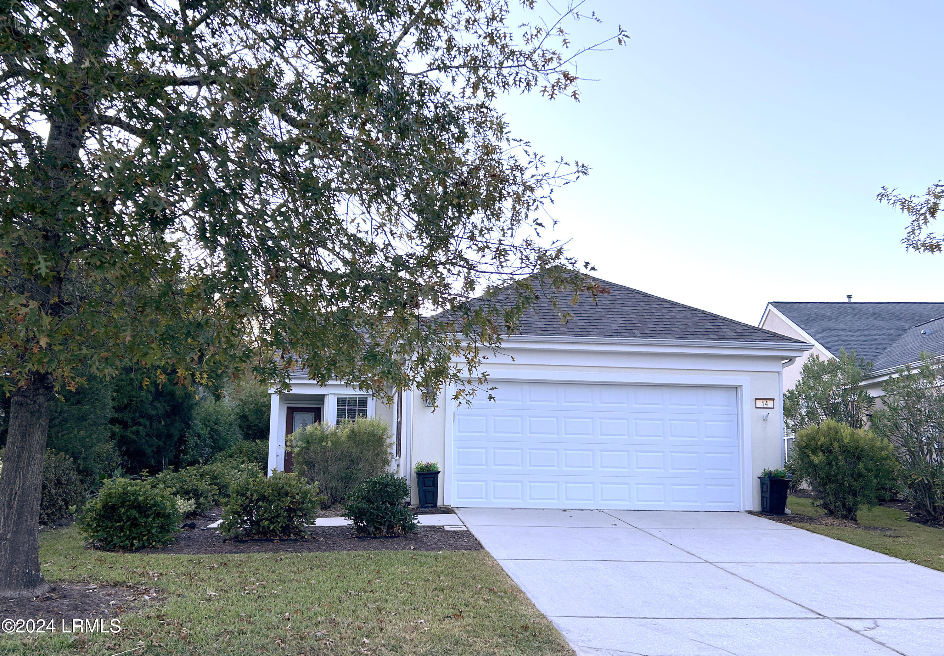 14 Biltmore Drive Bluffton, SC 29909 - Photo 2 of 17 IMG_1892