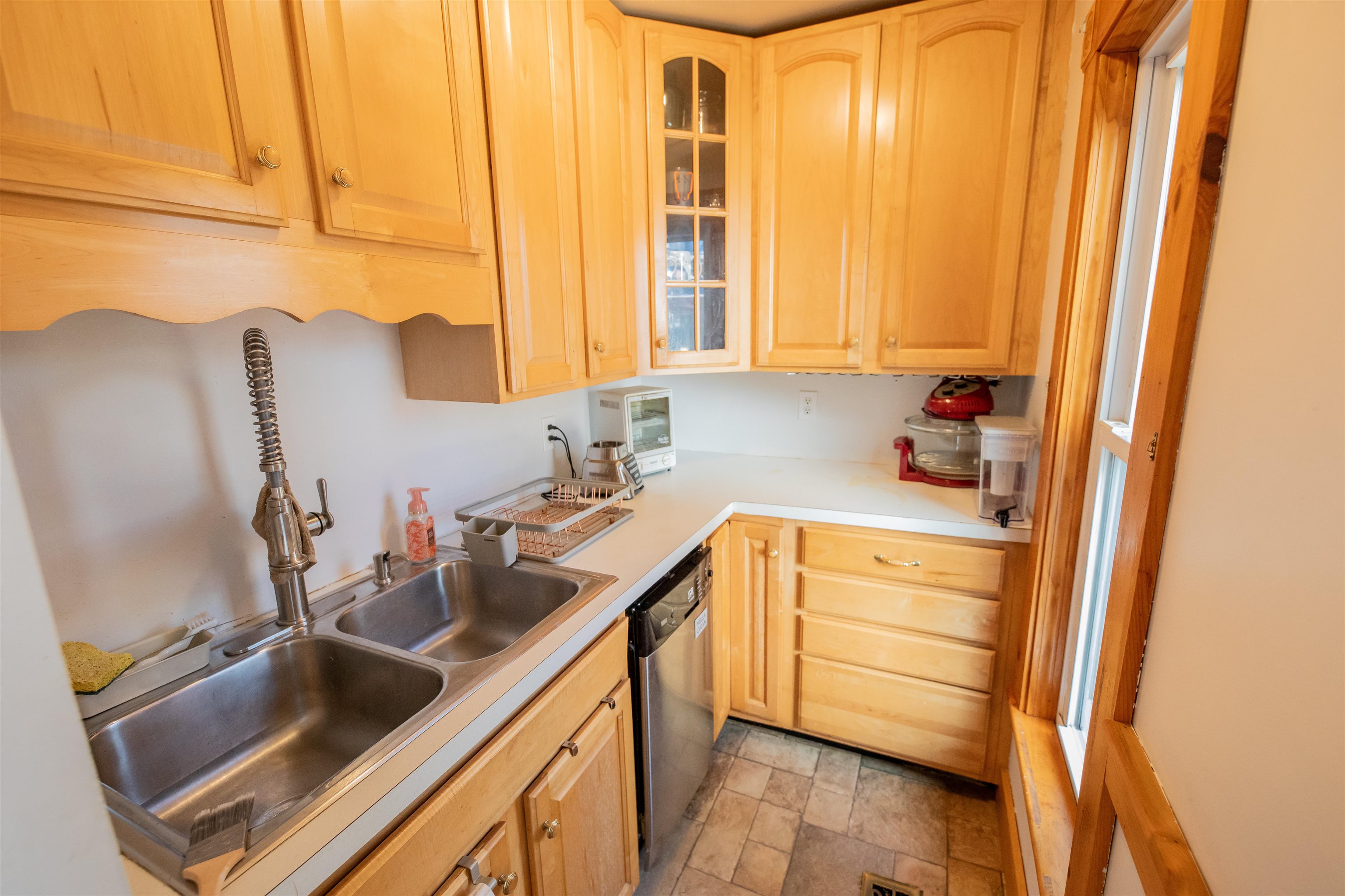 442 Mammoth Road Manchester, NH 03109 - Photo 24 of 24