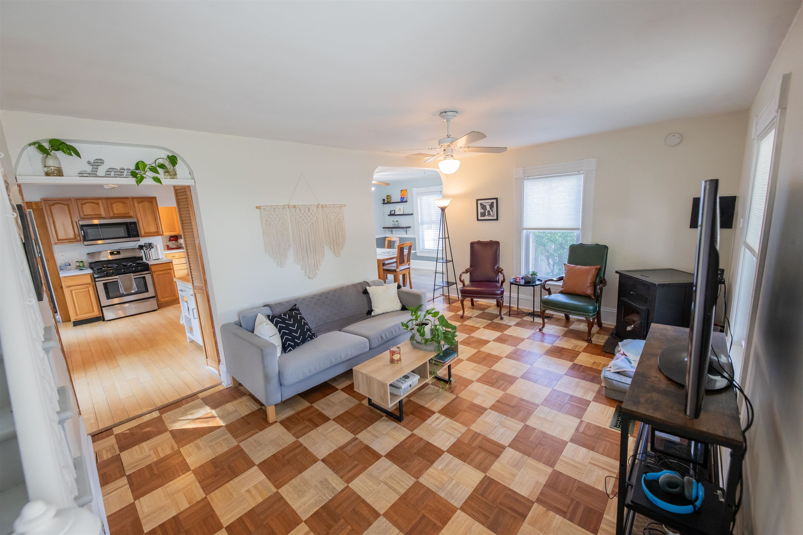 442 Mammoth Road Manchester, NH 03109 - Photo 5 of 24