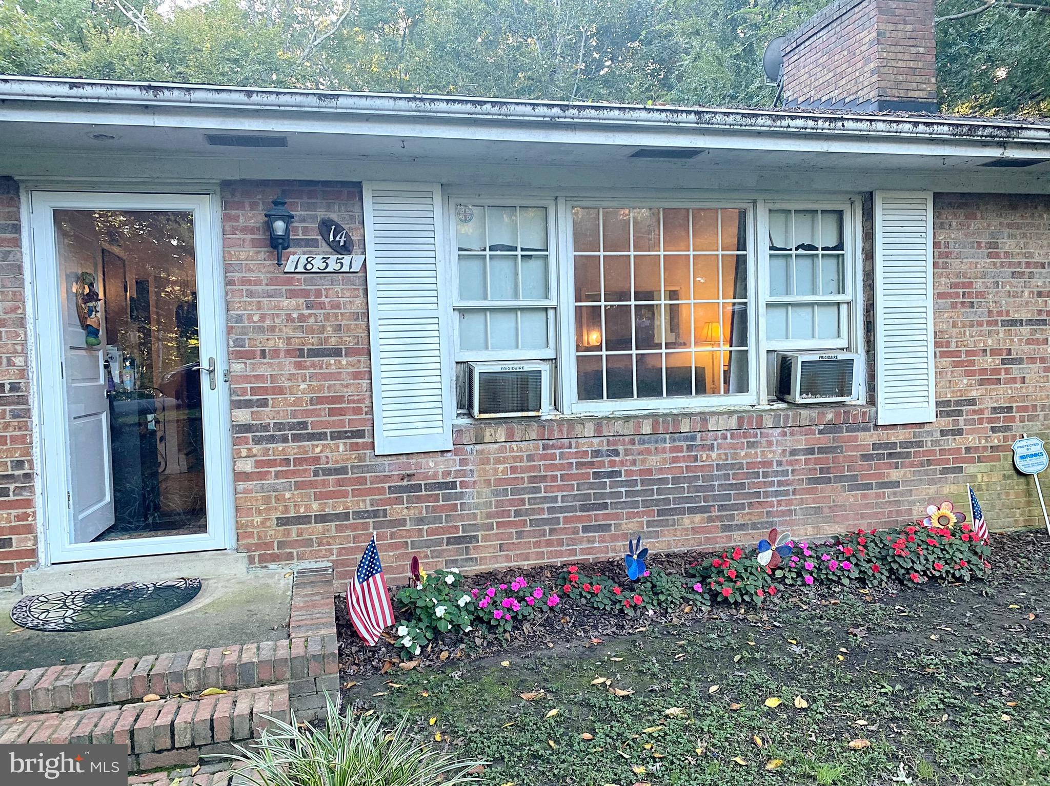 18351 Sharon Road Triangle, VA 22172 - Photo 2 of 31 Gallery Image 2