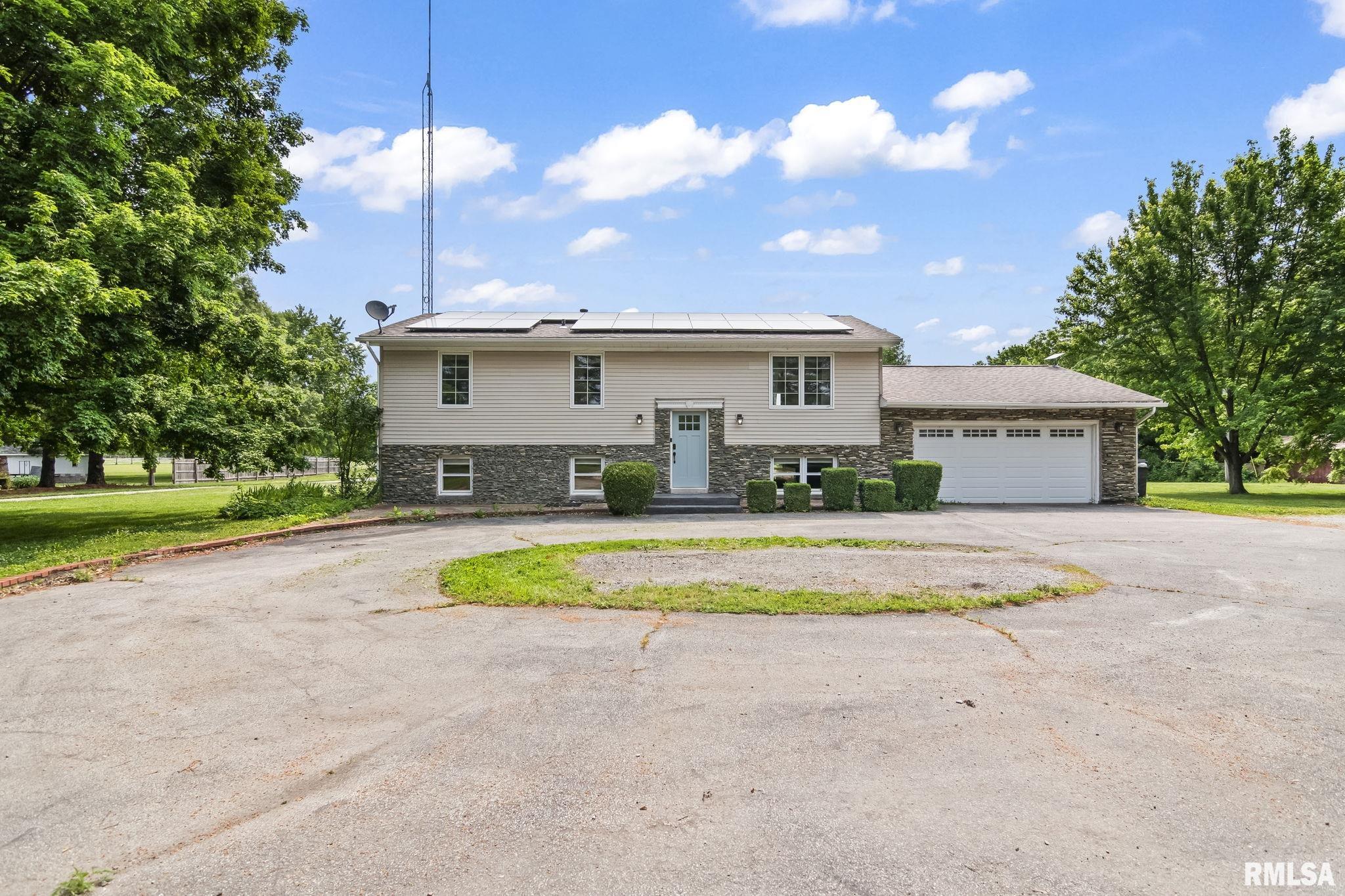 8472 Cardinal Hill Road Rochester, IL 62563 - Photo 1 of 41