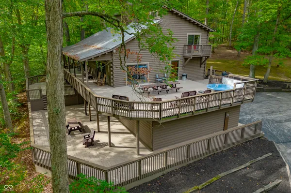 $1,100,000 | 5998 Bear Creek Road, Morgantown, IN 46160