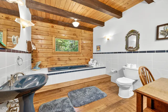 $1,250,000 | 5998 Bear Creek Road, Morgantown, IN 46160