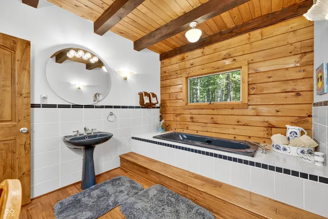 $1,250,000 | 5998 Bear Creek Road, Morgantown, IN 46160