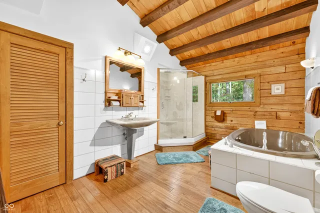 $1,250,000 | 5998 Bear Creek Road, Morgantown, IN 46160