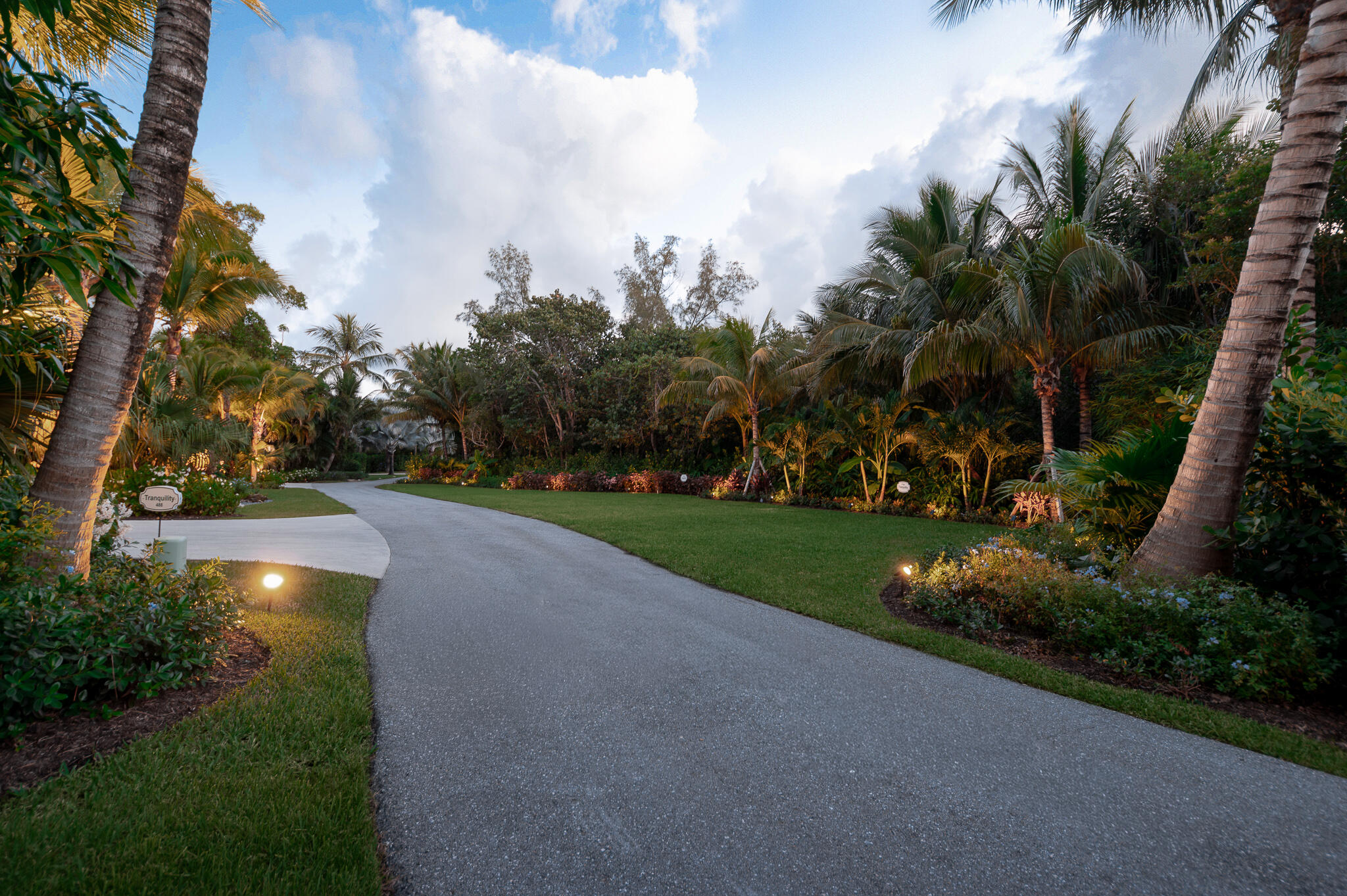 488 South Beach Road Jupiter Island, FL 33455 - Photo 50 of 54 a view of a park