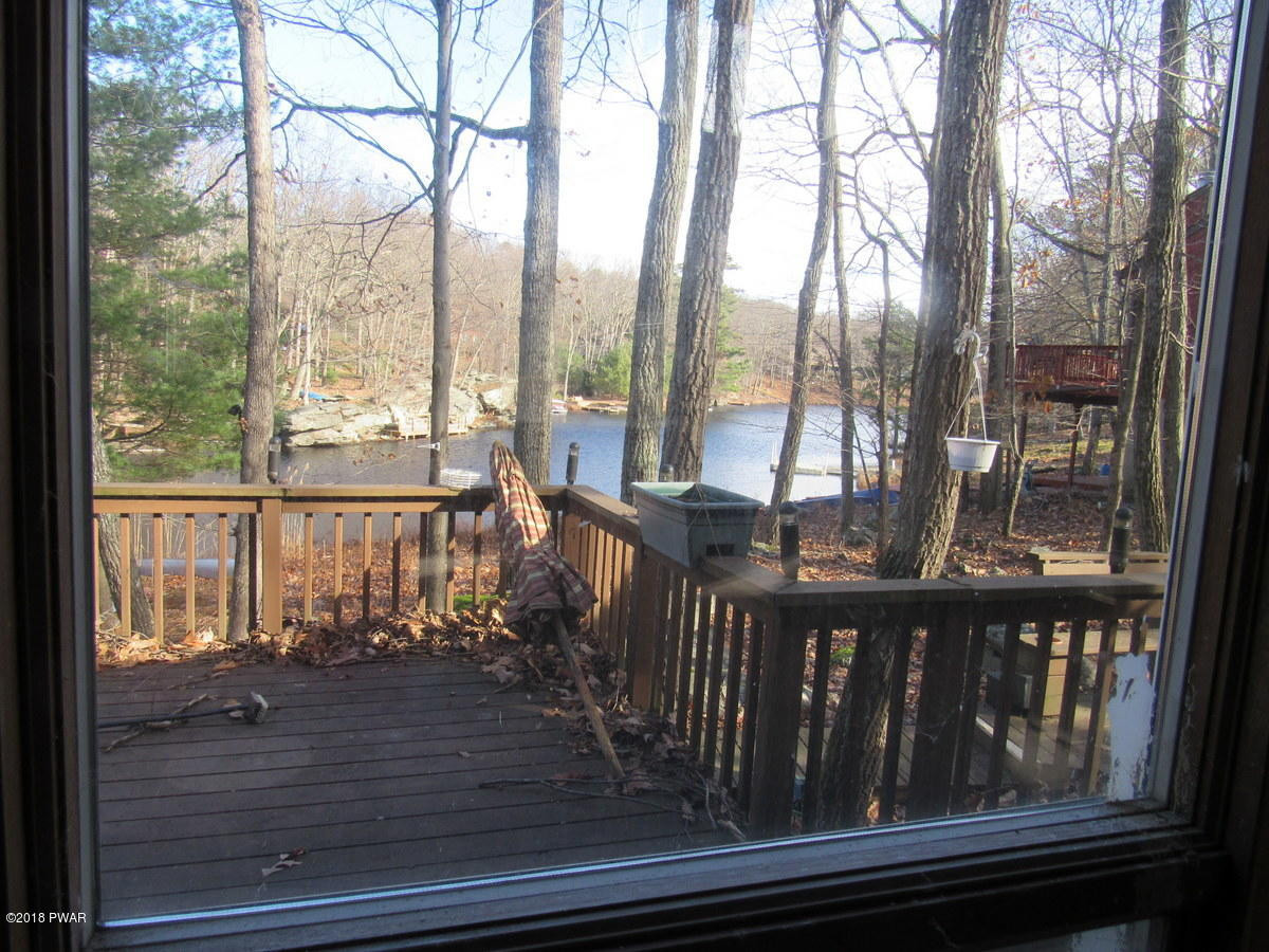 110 Lewis Road Milford, PA 18337 - Photo 10 of 11 LAKEFRONT DECK