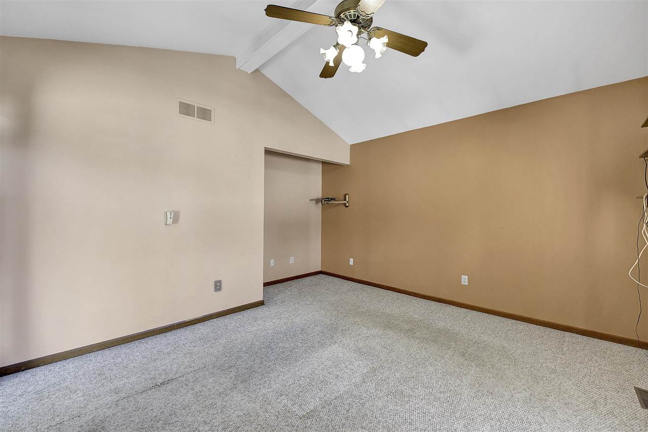 47694 Sandy Ridge Drive Macomb, MI 48044 - Photo 15 of 34 50080162-14.JPG