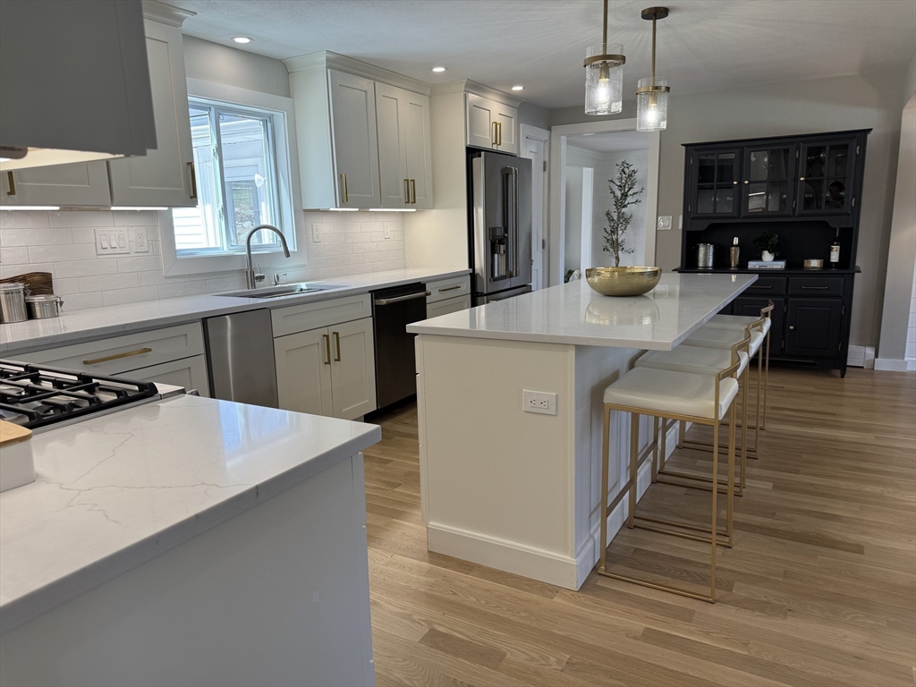 72 Devon Road Norwood, MA 02062 - Photo 2 of 29