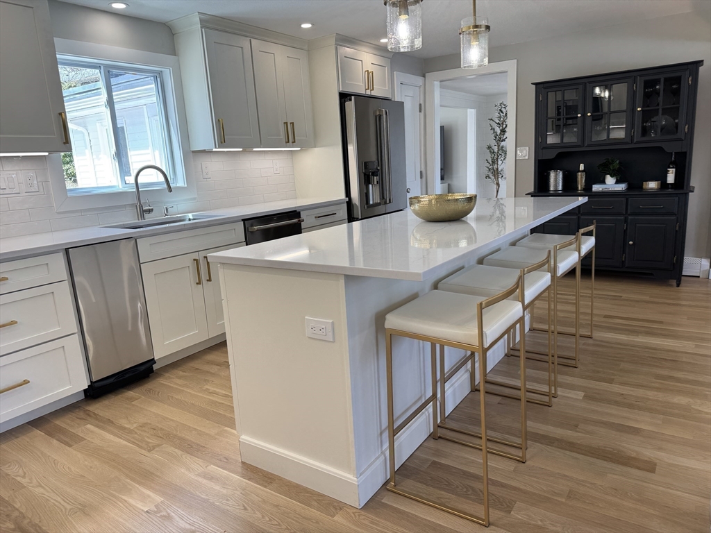 72 Devon Road Norwood, MA 02062 - Photo 7 of 29