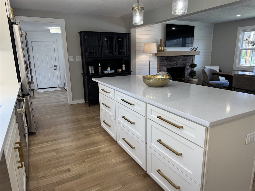 72 Devon Road Norwood, MA 02062 - Photo 8 of 29