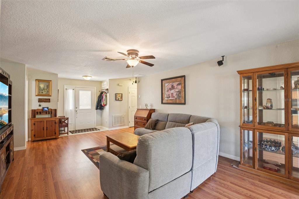 6633 Hone Street New Port Richey, FL 34653 - Photo 3 of 22