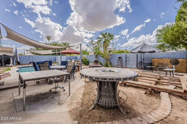 a roof view with sitting space
