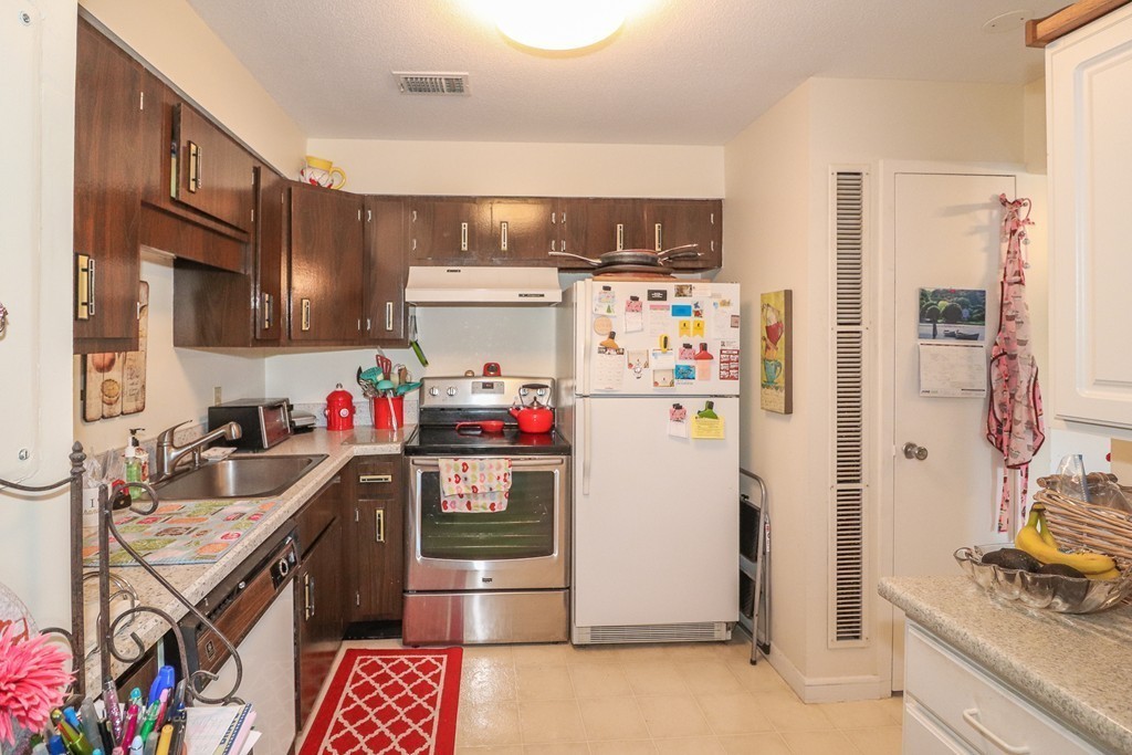 1006 Paradise Road, Unit N2L Swampscott, MA 01907 - Photo 11 of 15 Gallery Image 11