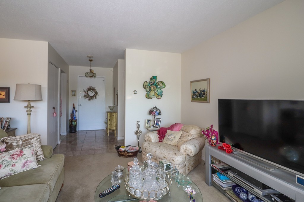 1006 Paradise Road, Unit N2L Swampscott, MA 01907 - Photo 3 of 15 Gallery Image 3