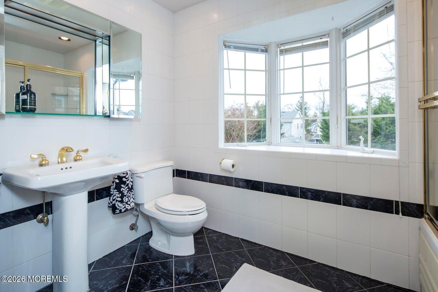 69 Lafayette Street Rumson, NJ 07760 - Photo 18 of 25 69 L Bath 2