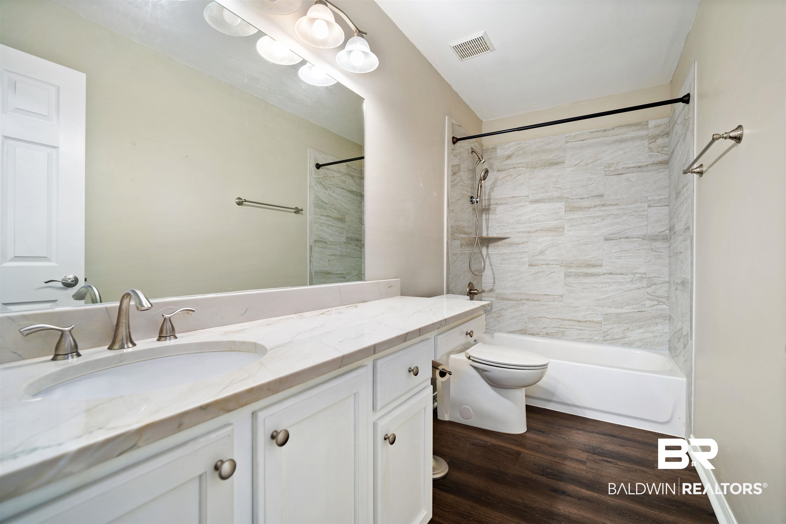 628 Spring Lake Court Mobile, AL 36695 - Photo 12 of 25 Hall Bath
