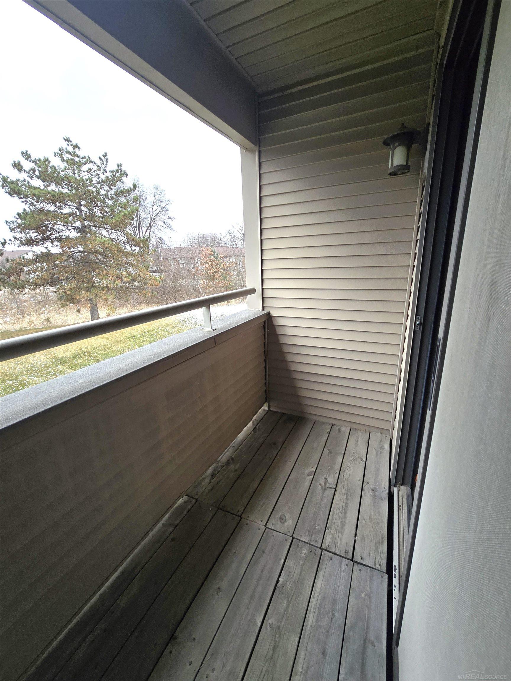 695 Charing Court Rochester, MI 48307 - Photo 38 of 57 50164220-5fa18273-d8b3-488b-8c97-35c69d96f606.JPG