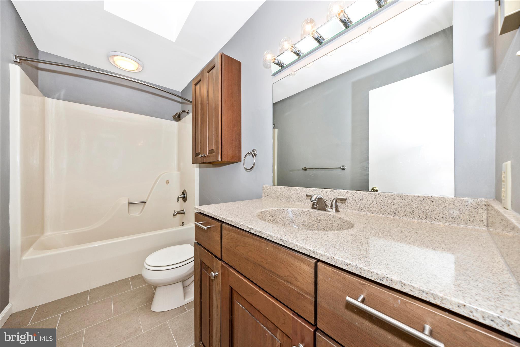 10901 Hopewell Road Hagerstown, MD 21740 - Photo 37 of 65 Hall Bathroom