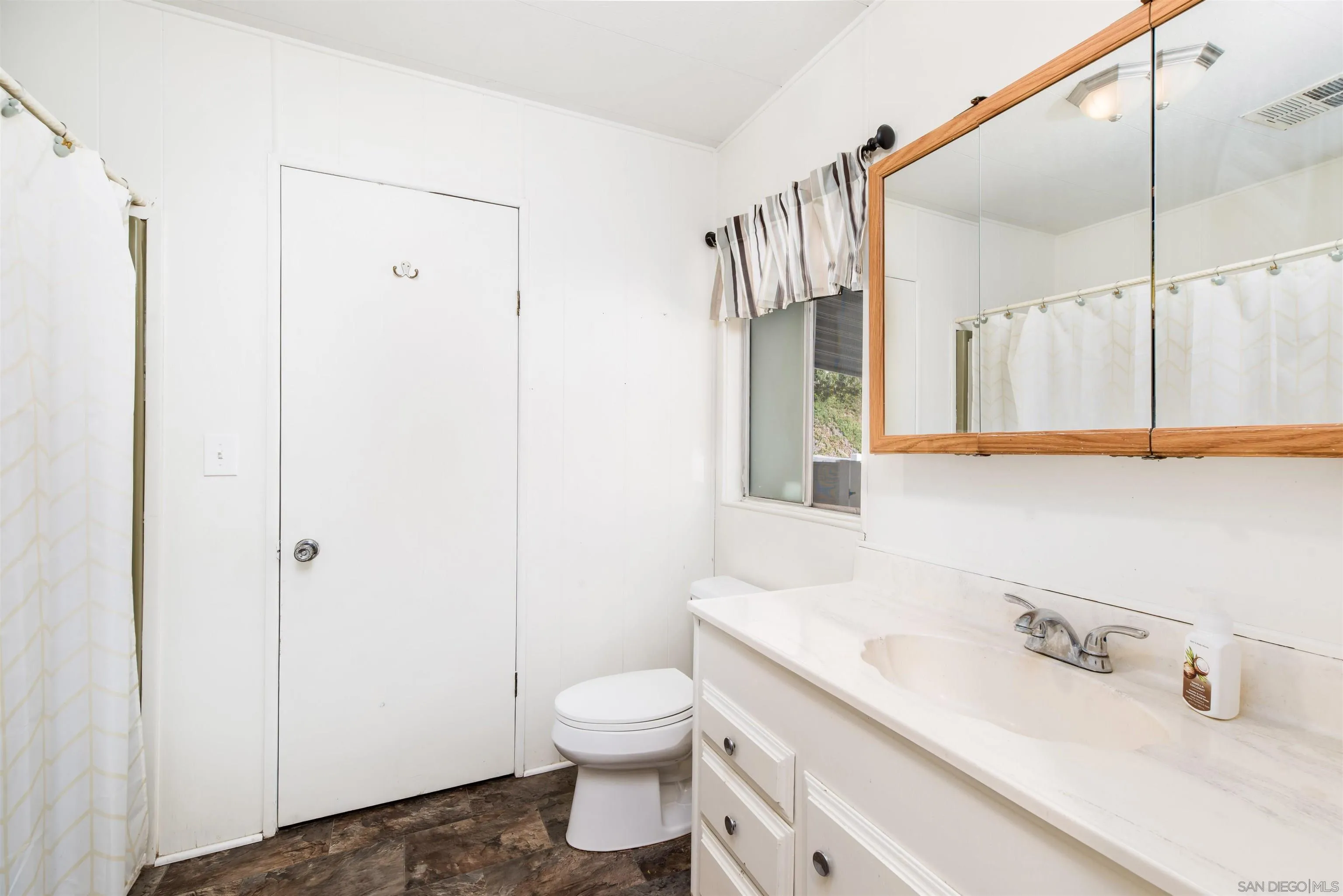 9395 Harritt Road, Unit 180 Lakeside, CA 92040 - Photo 14 of 20 Gallery Image 14