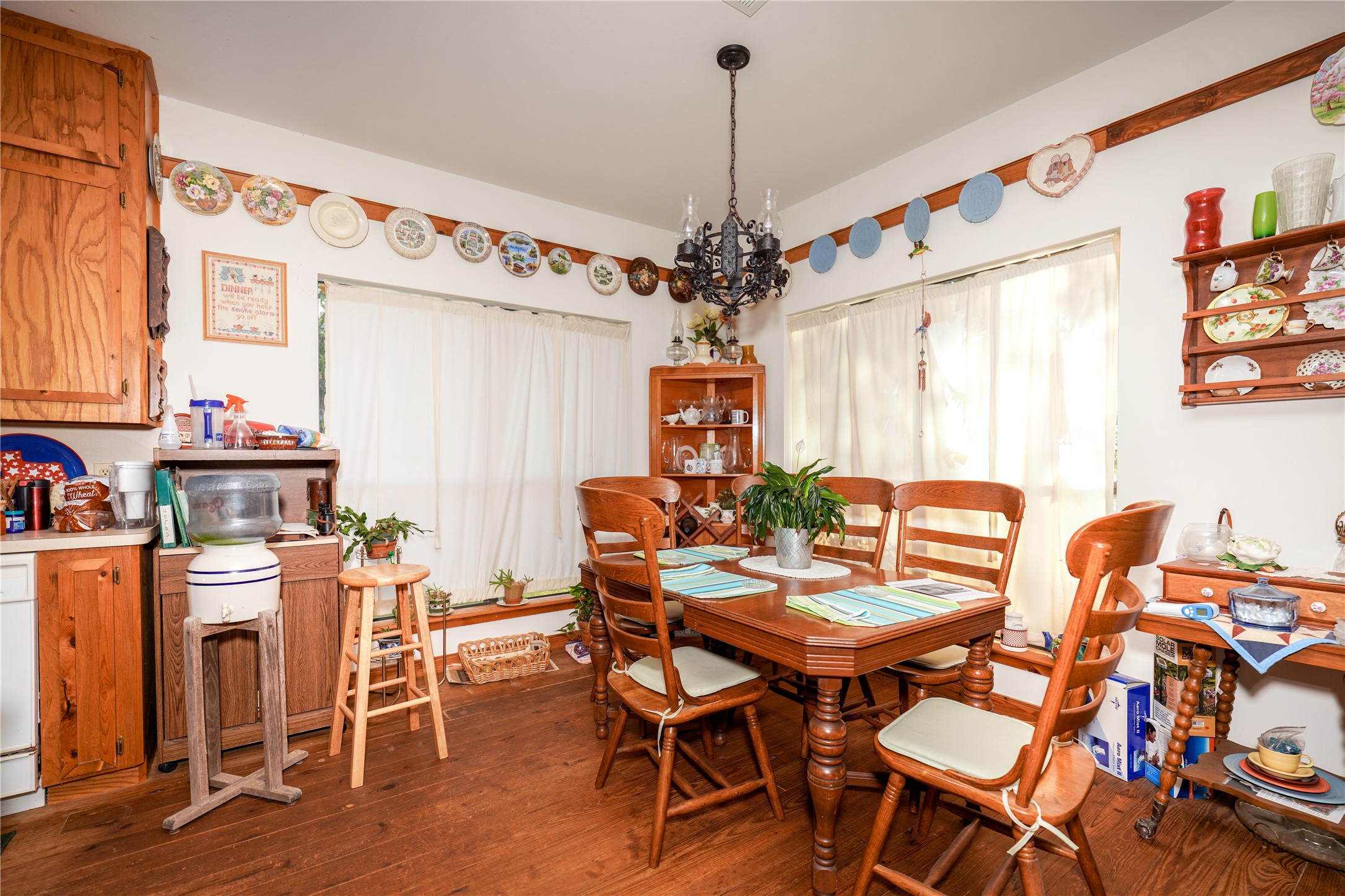 148 Lake Falls Road Huntsville, TX 77320 - Photo 6 of 14 Dinning Area