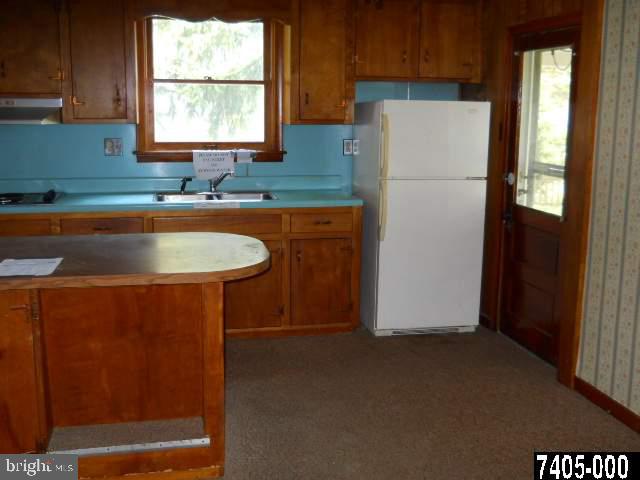 196 North Walnut Street Spring Grove, PA 17362 - Photo 3 of 11 Gallery Image 3
