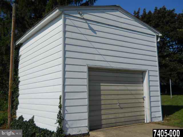 196 North Walnut Street Spring Grove, PA 17362 - Photo 4 of 11 Gallery Image 4