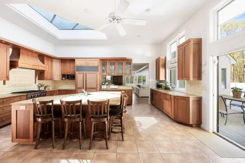 $2,195,000 | 35 Rivers Road, East Hampton, NY 11937