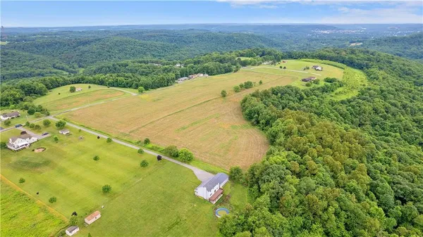 $629,900 | 3251 Grandview Road, Ellwood City, PA 16117