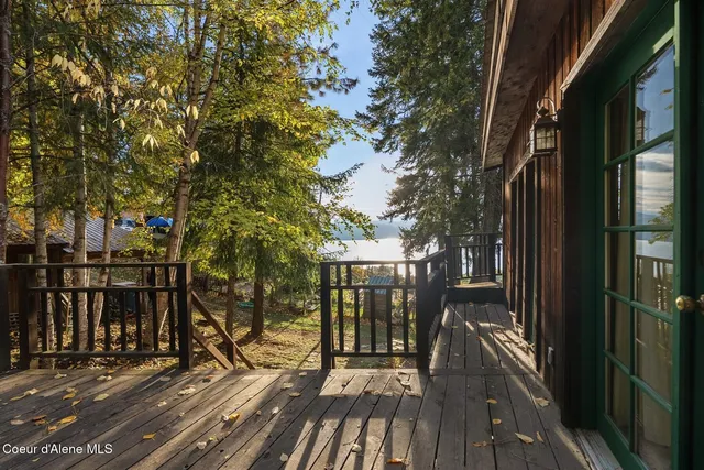 $999,000 | 130 Mayaka Road, Hope, ID 83836