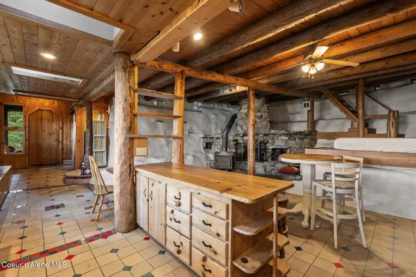 $999,000 | 130 Mayaka Road, Hope, ID 83836