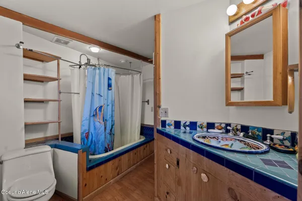 $999,000 | 130 Mayaka Road, Hope, ID 83836