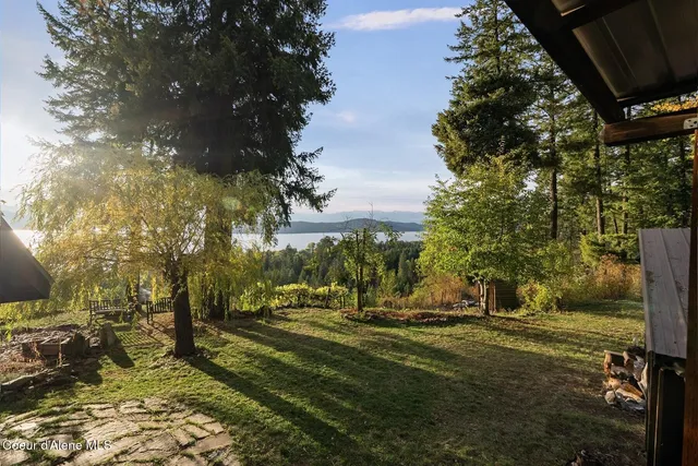 $999,000 | 130 Mayaka Road, Hope, ID 83836