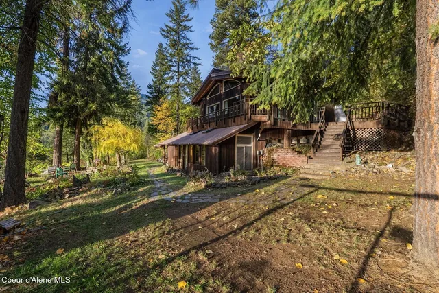 $999,000 | 130 Mayaka Road, Hope, ID 83836