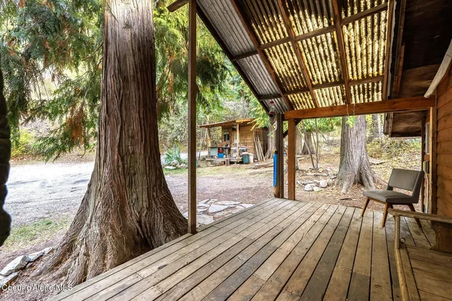 $999,000 | 130 Mayaka Road, Hope, ID 83836