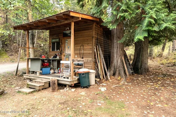 $999,000 | 130 Mayaka Road, Hope, ID 83836