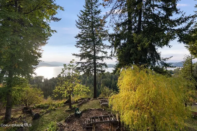 $999,000 | 130 Mayaka Road, Hope, ID 83836