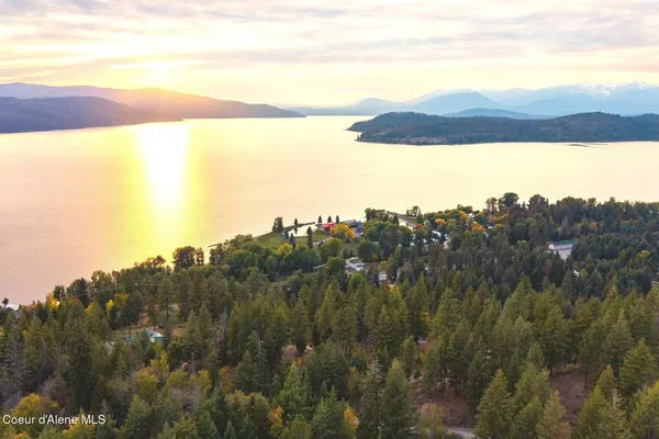 $999,000 | 130 Mayaka Road, Hope, ID 83836