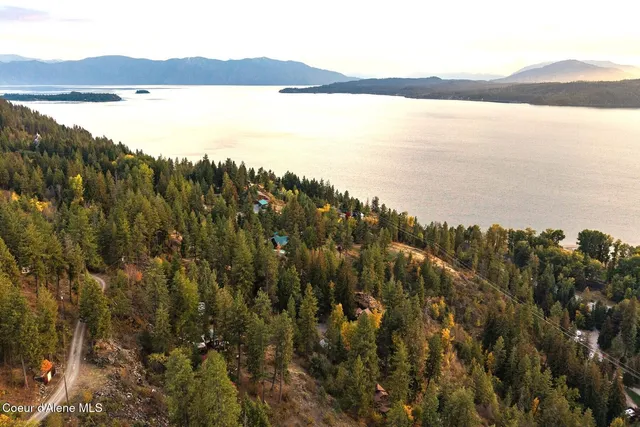 $999,000 | 130 Mayaka Road, Hope, ID 83836