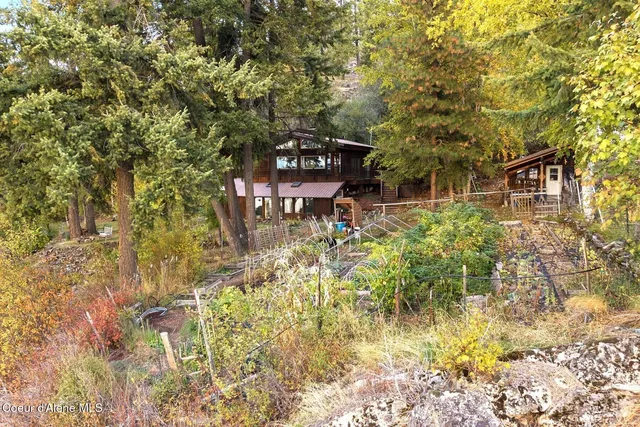 $999,000 | 130 Mayaka Road, Hope, ID 83836