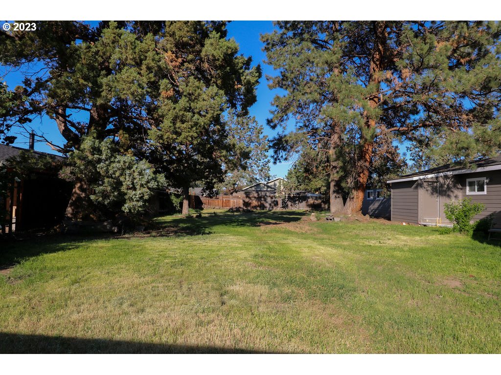 2050 Southwest 21st Street Redmond, OR 97756 - Photo 17 of 17 Gallery Image 17