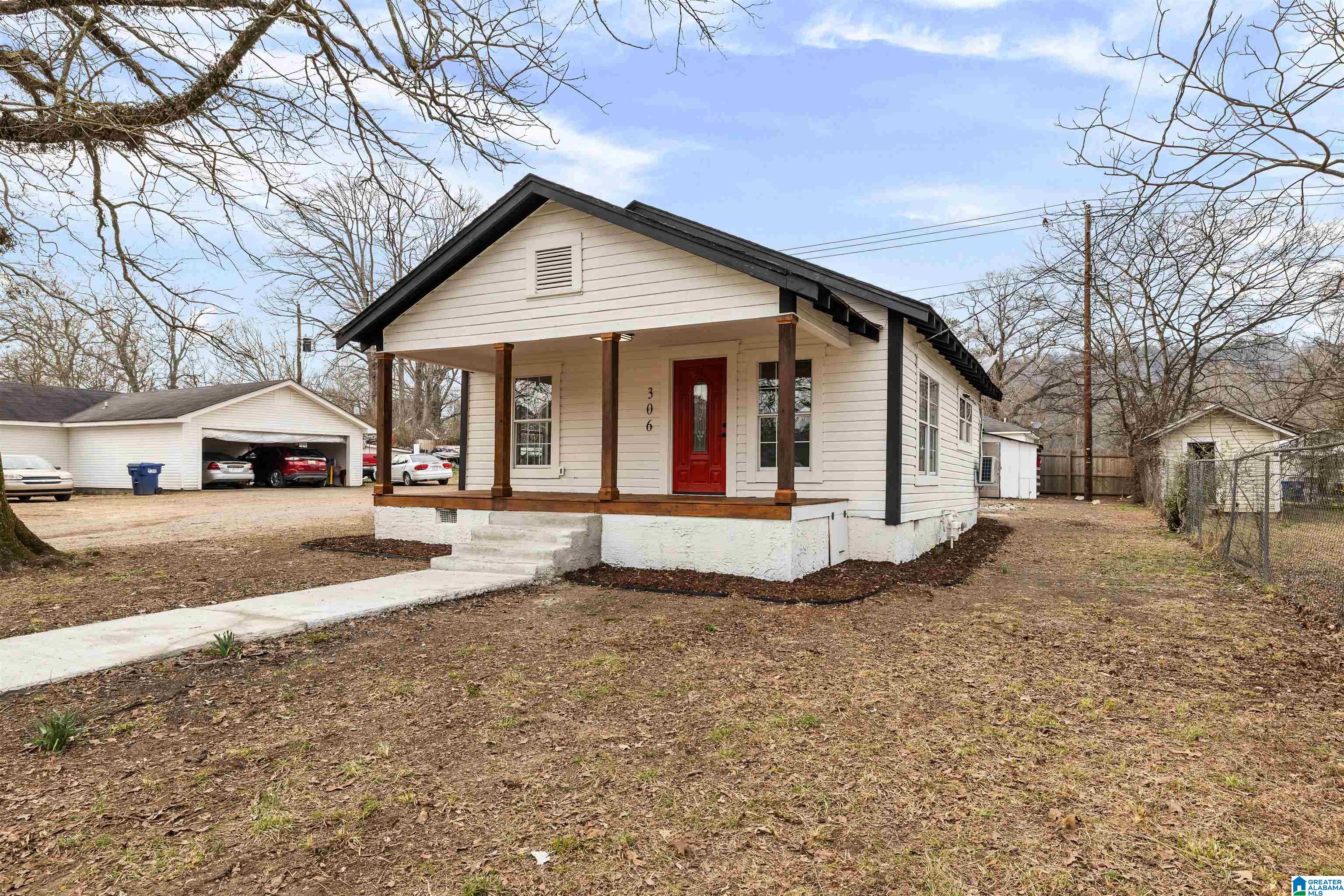306 Adams Avenue West Oneonta, AL 35121 - Photo 3 of 24