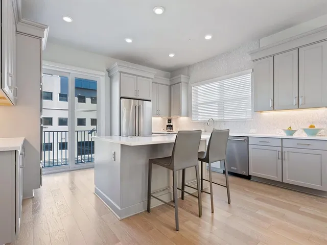 $879,900 | 508 Laurel Park Drive, Sarasota, FL 34236