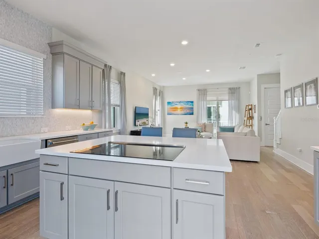 $879,900 | 508 Laurel Park Drive, Sarasota, FL 34236