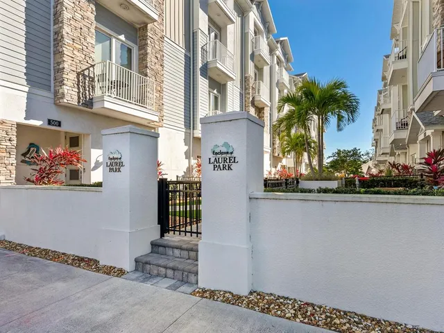 $879,900 | 508 Laurel Park Drive, Sarasota, FL 34236